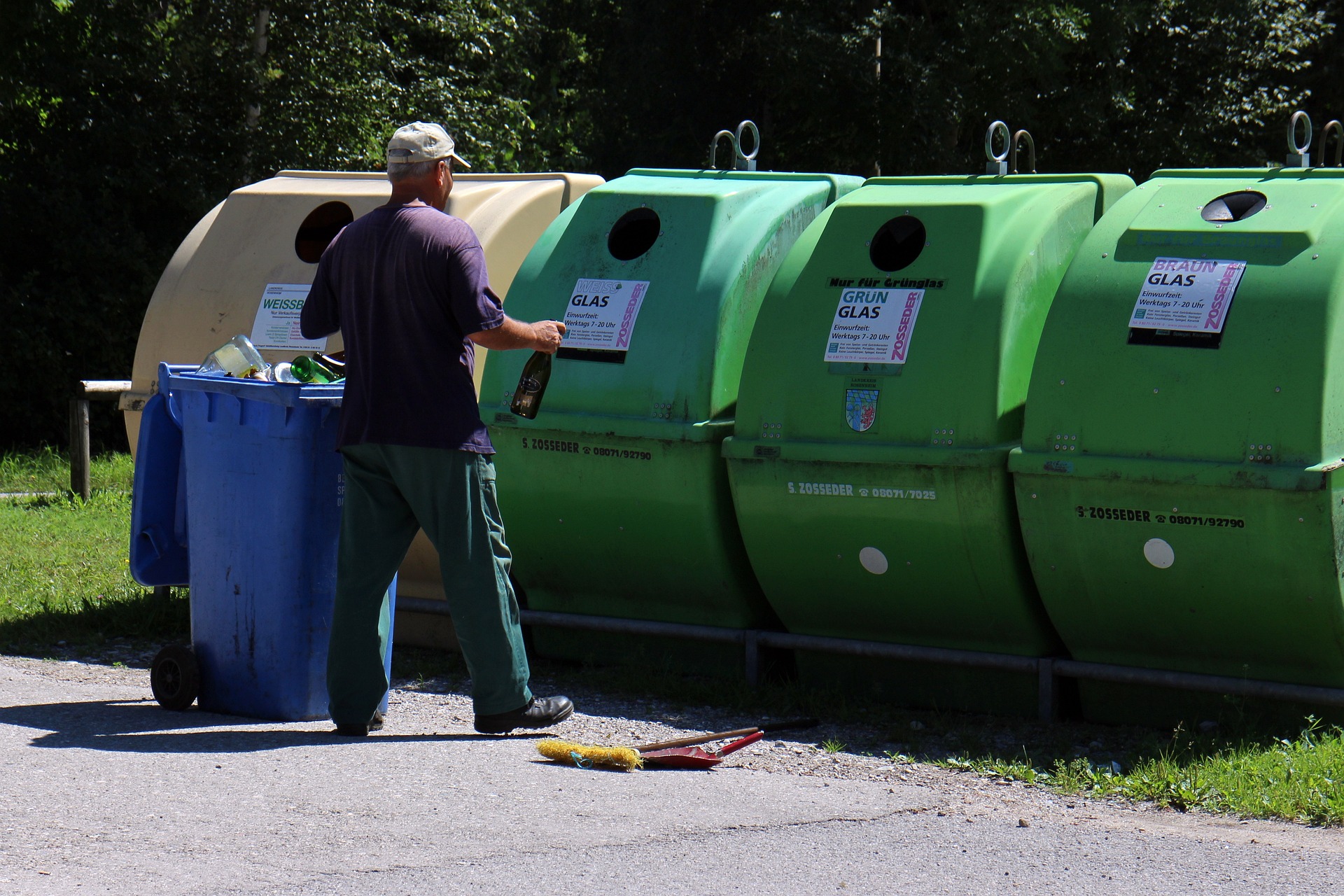 waste-g10b27e6f5_1920.jpg